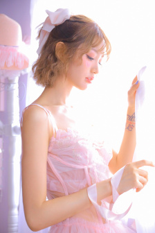光屁股的女生内裤
